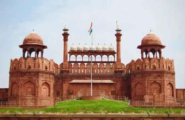 Delhi taxi service promotional image