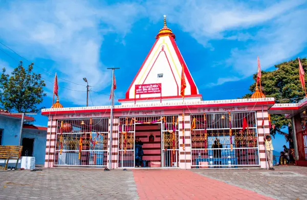 Rishikesh taxi service promotional image