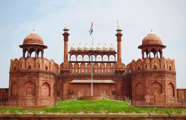 Delhi taxi service promotional image