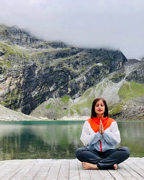 Hemkund Sahib Lake