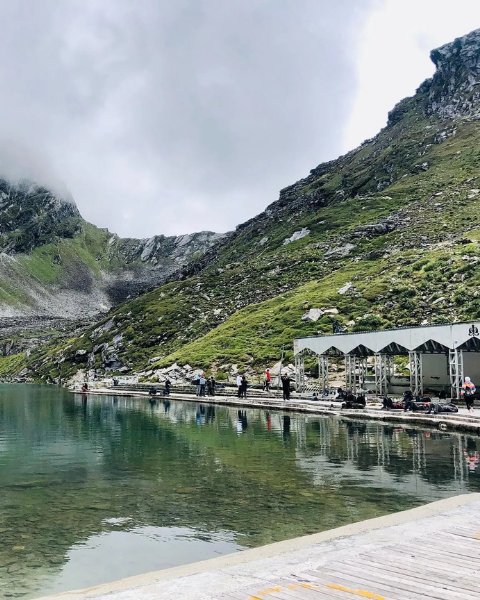 Hemkund Sahib Lake